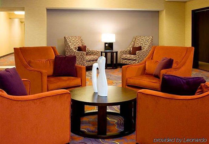 Courtyard By Marriott Center