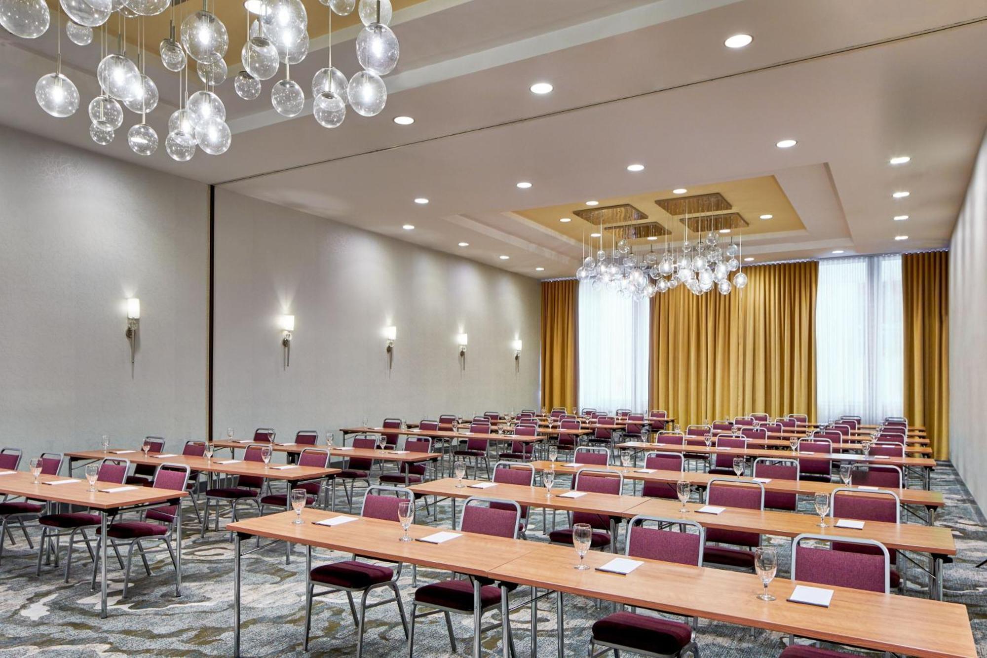 Hotel Courtyard By Marriott Center