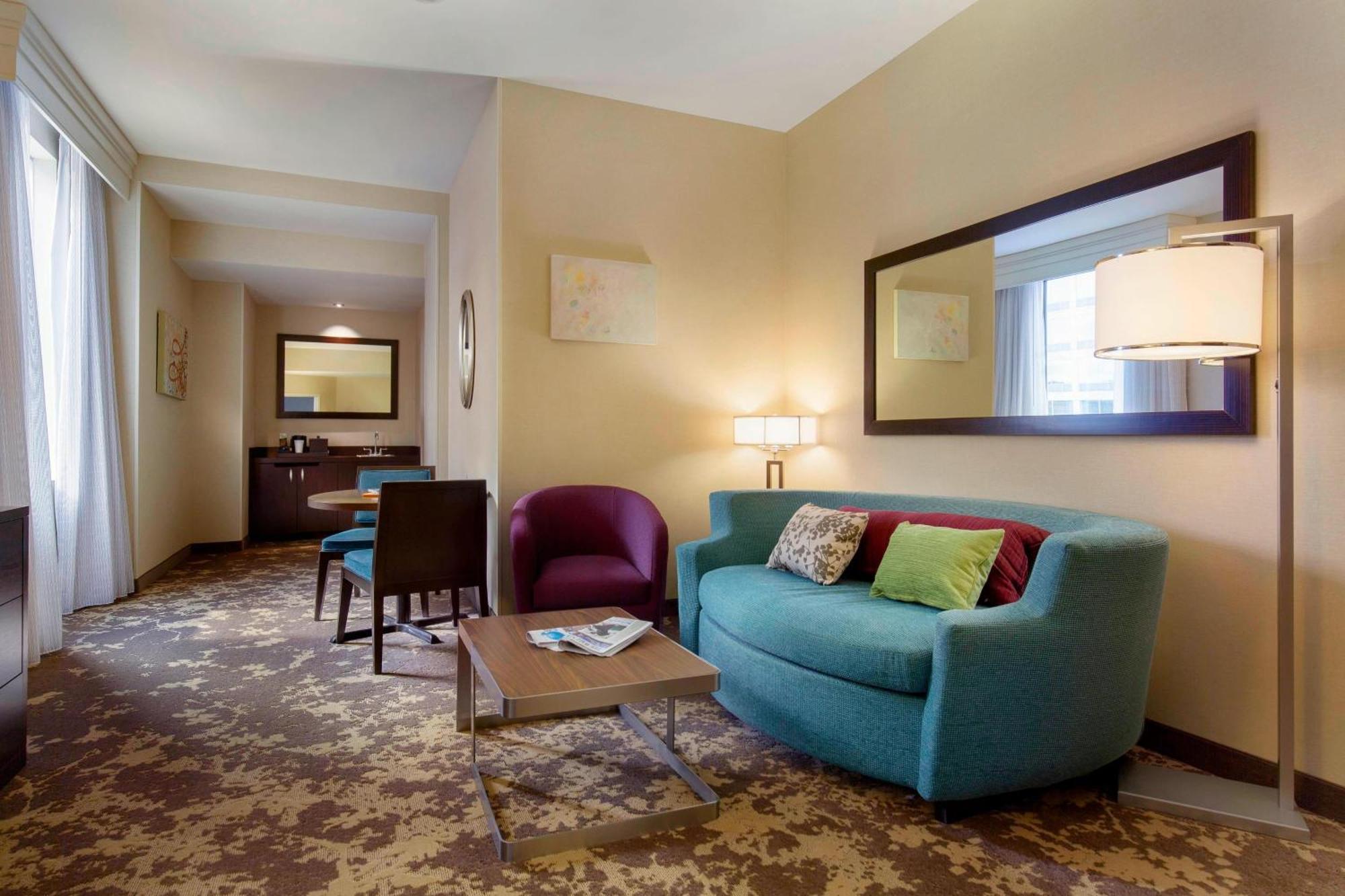 Courtyard By Marriott Center