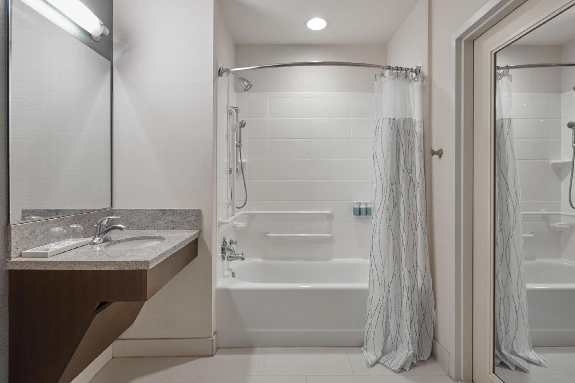 Courtyard By Marriott Center Portland