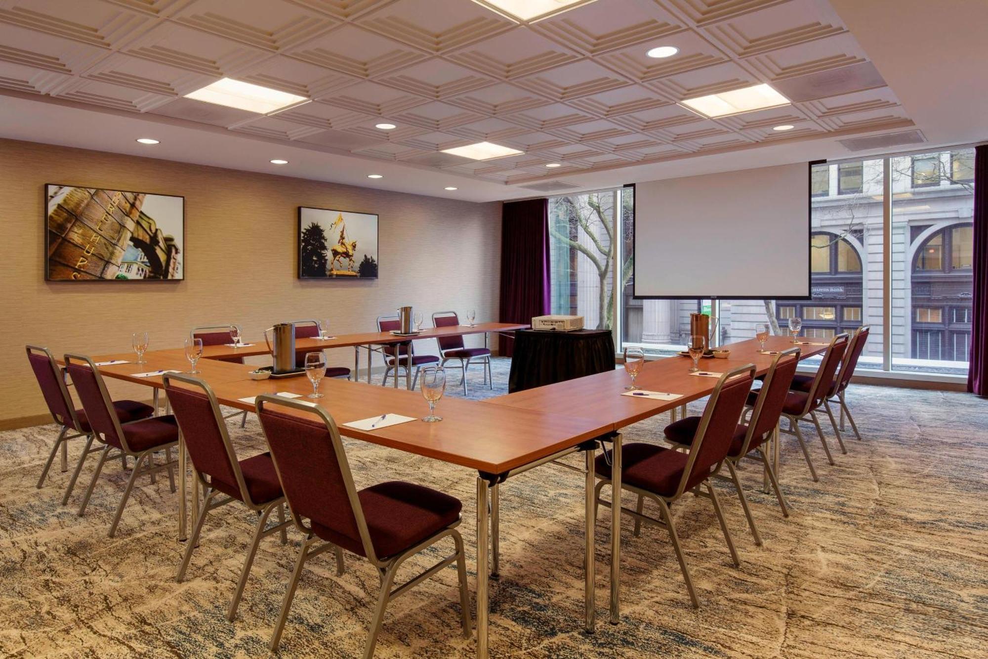 Hotel Courtyard By Marriott Center 4*