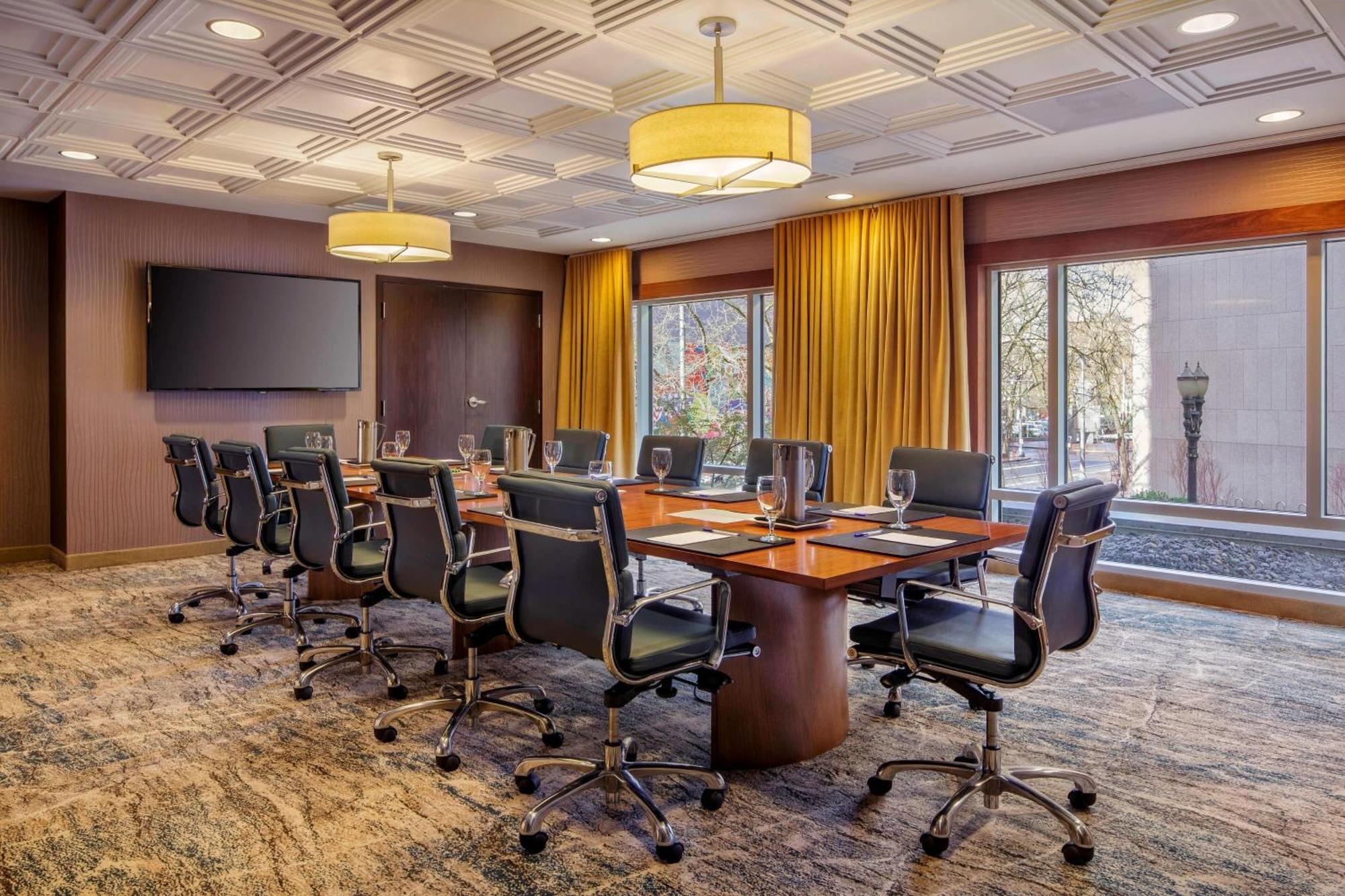 Courtyard By Marriott Center Hotel 4*