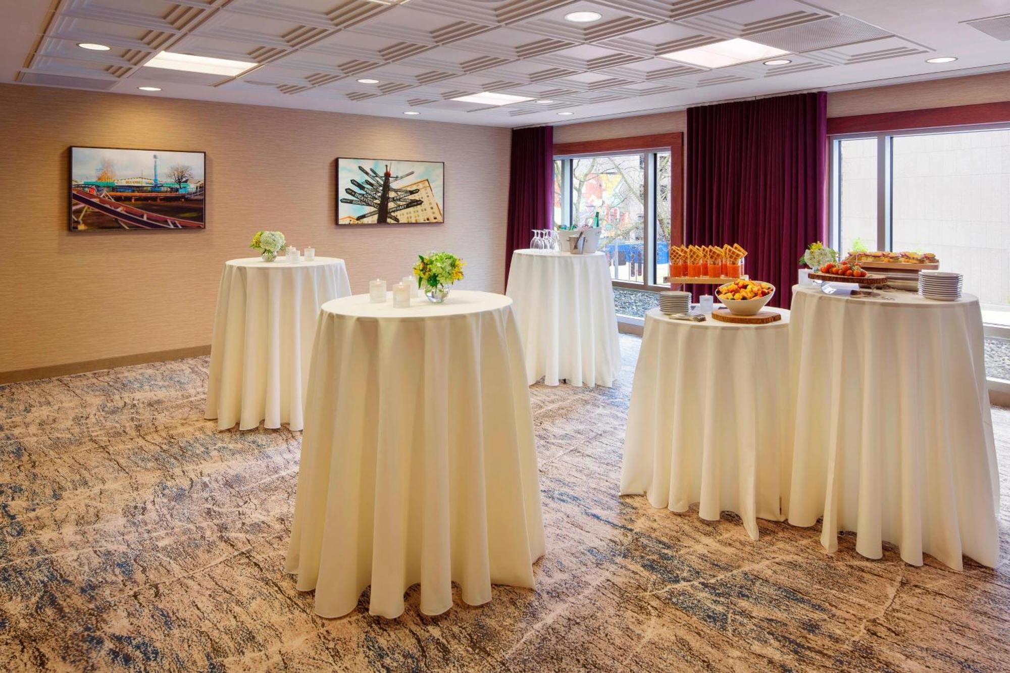Courtyard By Marriott Center 4*