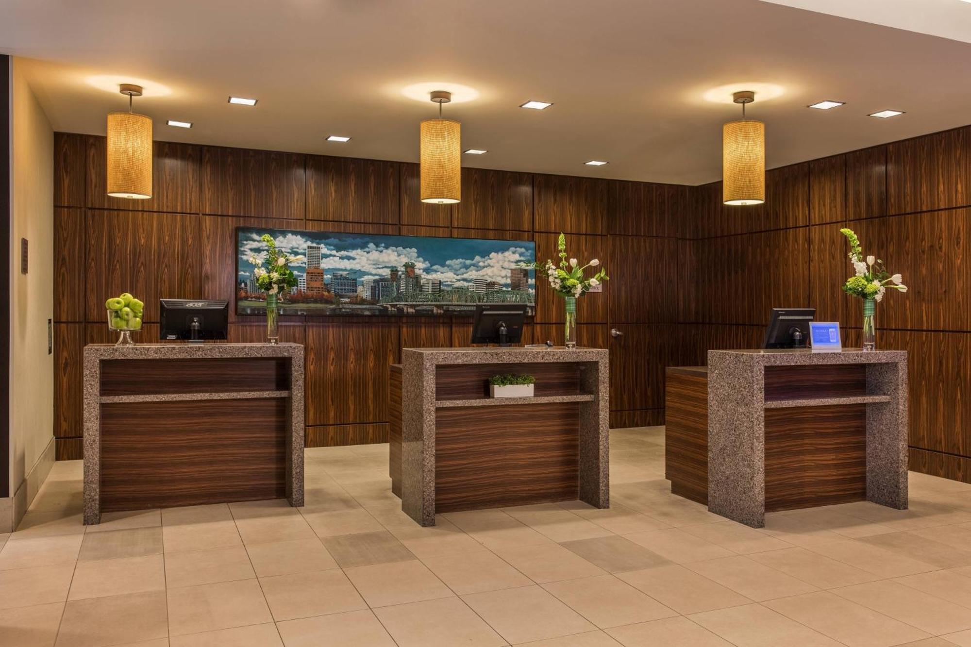 Courtyard By Marriott Center Hotel Portland