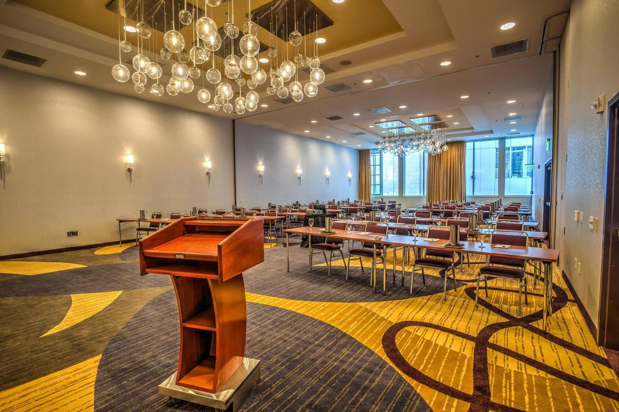 Courtyard By Marriott Center