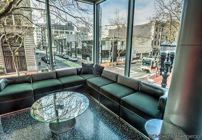Courtyard By Marriott Center Portland