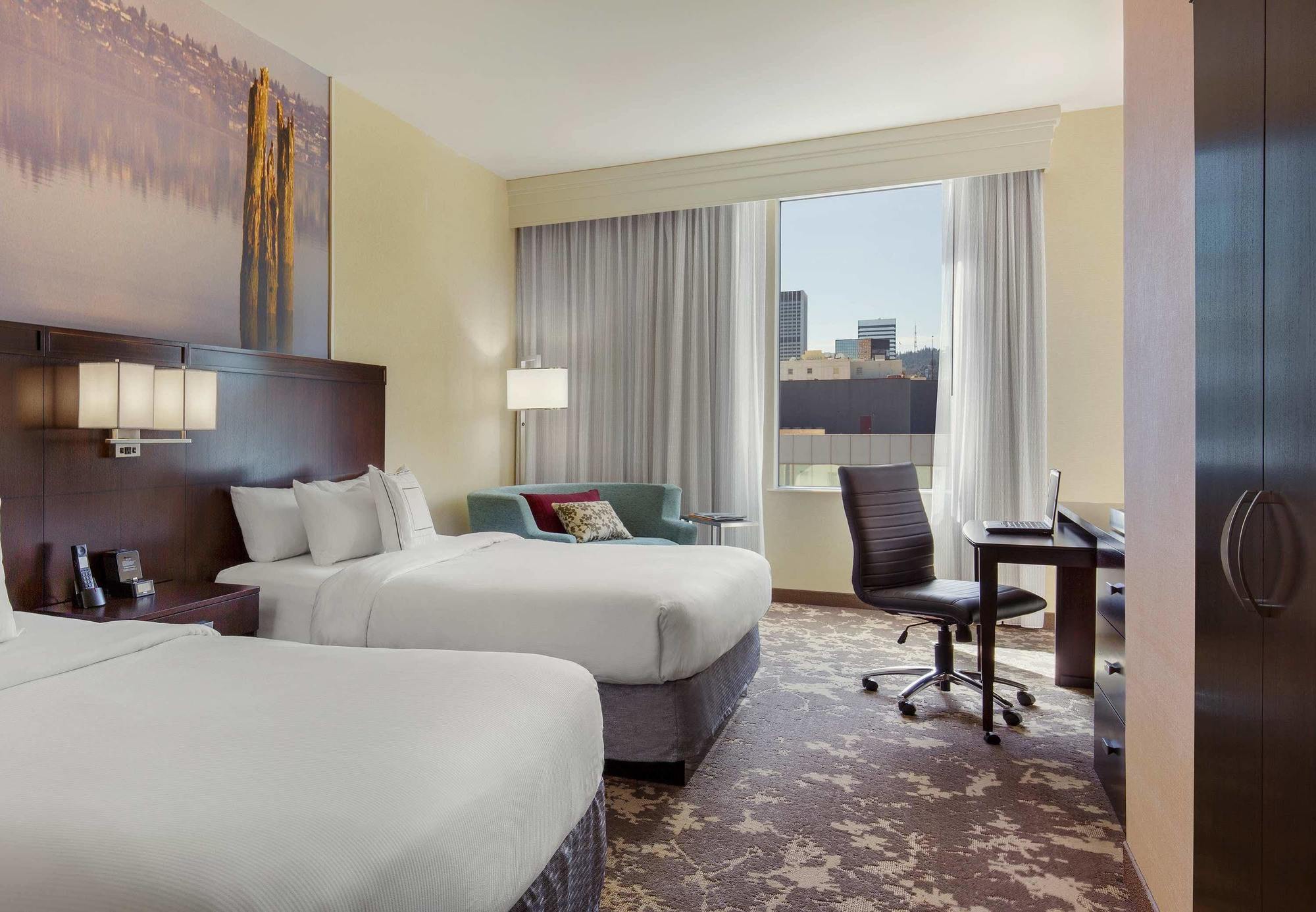 Courtyard By Marriott Center Hotel Portland